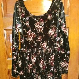 Longsleeve velveteen floral dress